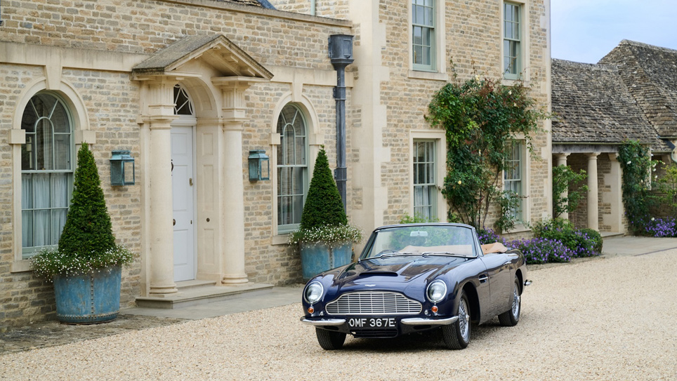 car outside manor house