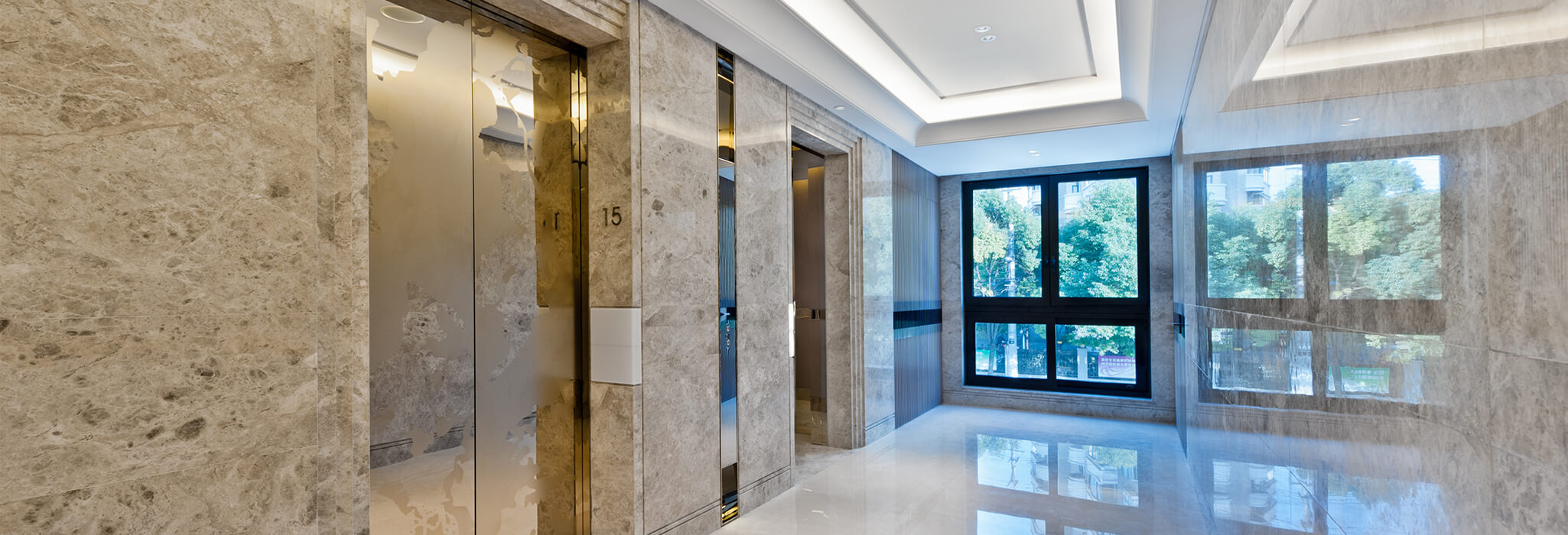 insights-hotels-and-healthcare Image of hotel lift lobby