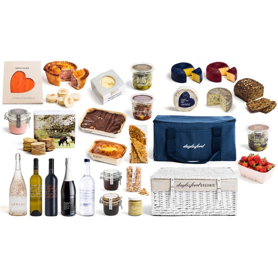 daylesford-bespoke-celebration-hamper-for-4-to-6-125k-crowns